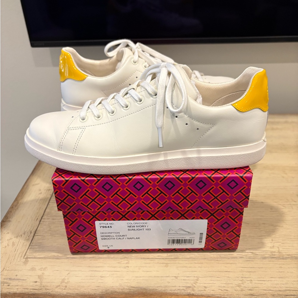 Tory Burch Howell Court Lace-Up Leather Sneakers White Size 9 Like New